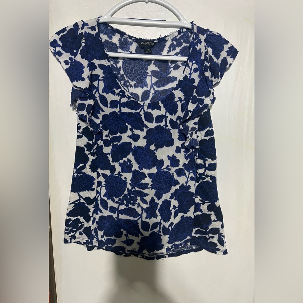 Lucky brand blue floral top size S